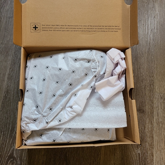 Brand New Jadon DR. MARTENS - Picture 4 of 8